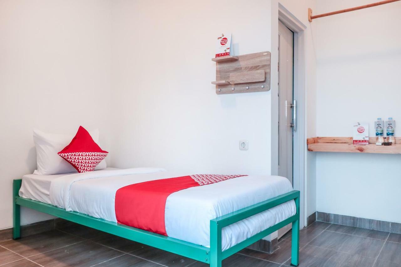 Oyo 488 Tekno Residence South Tangerang Екстериор снимка