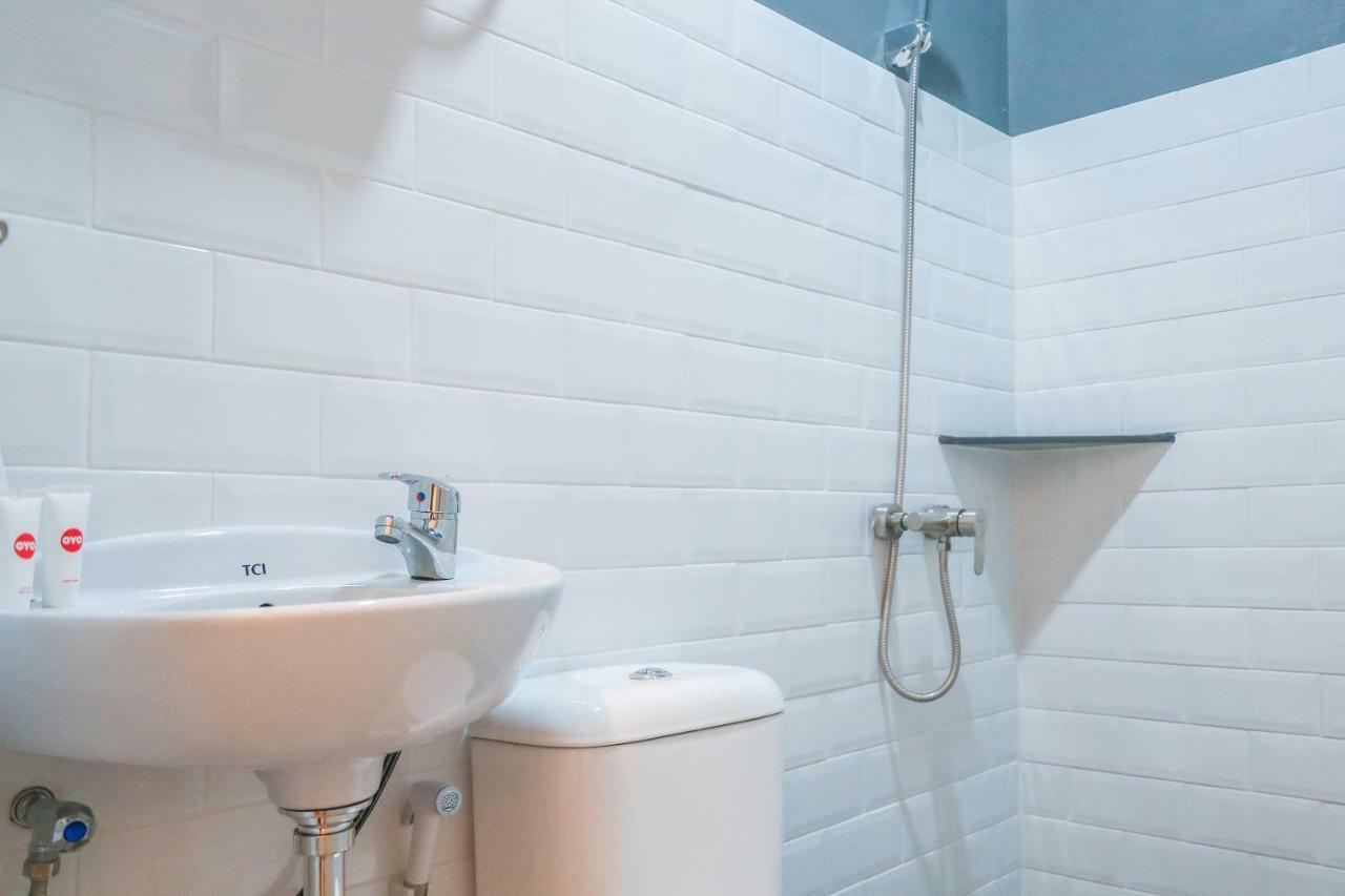 Oyo 488 Tekno Residence South Tangerang Екстериор снимка