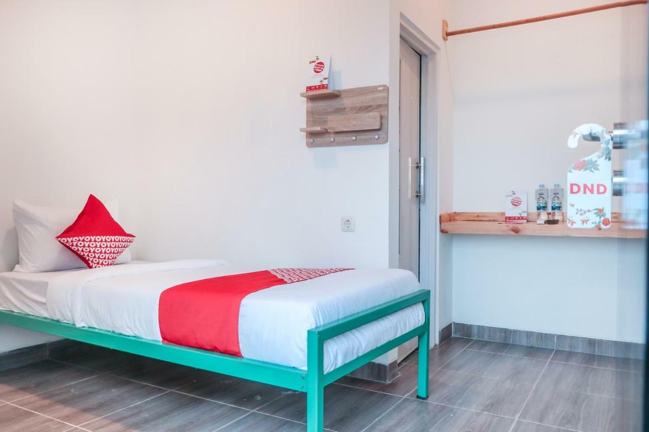 Oyo 488 Tekno Residence South Tangerang Екстериор снимка